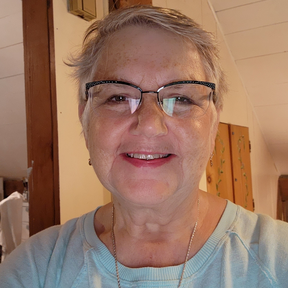 Meet your Posher, Dee